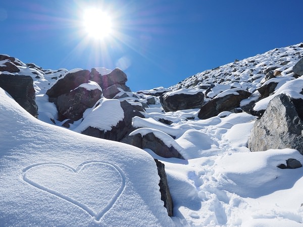 weekend romantico coppia in montagna